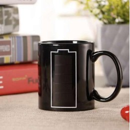 Maaginen Akkumuki 330 ml - Väriä vaihtava lämpömuki