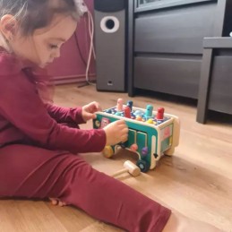 Puinen Montessori-norsu – hakkaamislelu ja aktiviteettilelu