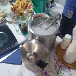 Kannellinen jääpala-astia 1,3L pihdeillä ja lusikalla | Ruostumaton teräs