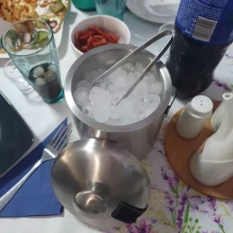 Kannellinen jääpala-astia 1,3L pihdeillä ja lusikalla | Ruostumaton teräs