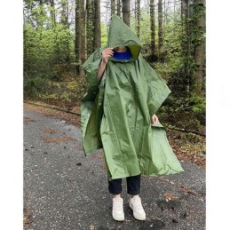 Vihreä Sadeponcho 127x100cm | Vedenpitävä sadeviitta neppareilla