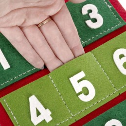 Huovasta valmistettu joulukalenteri | 24 taskua ja ripustuslenkki