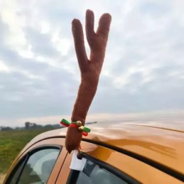 Poronsarvet ja punainen nenä autoon  | Jouluinen autonkoristelu