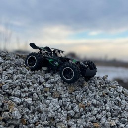 Nopea RC-Maastoauto 1:18 | 15 km/h, Erillisjousitus & 2 Akkua