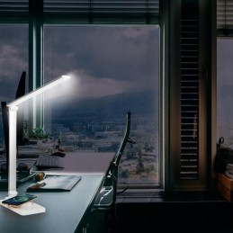 LED-työpöytävalaisin Qi-latauksella 10W | USB