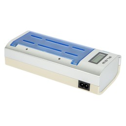 Monitoiminen akkulaturi LCD-näytöllä | AA, AAA, C, D ja 9V akuille